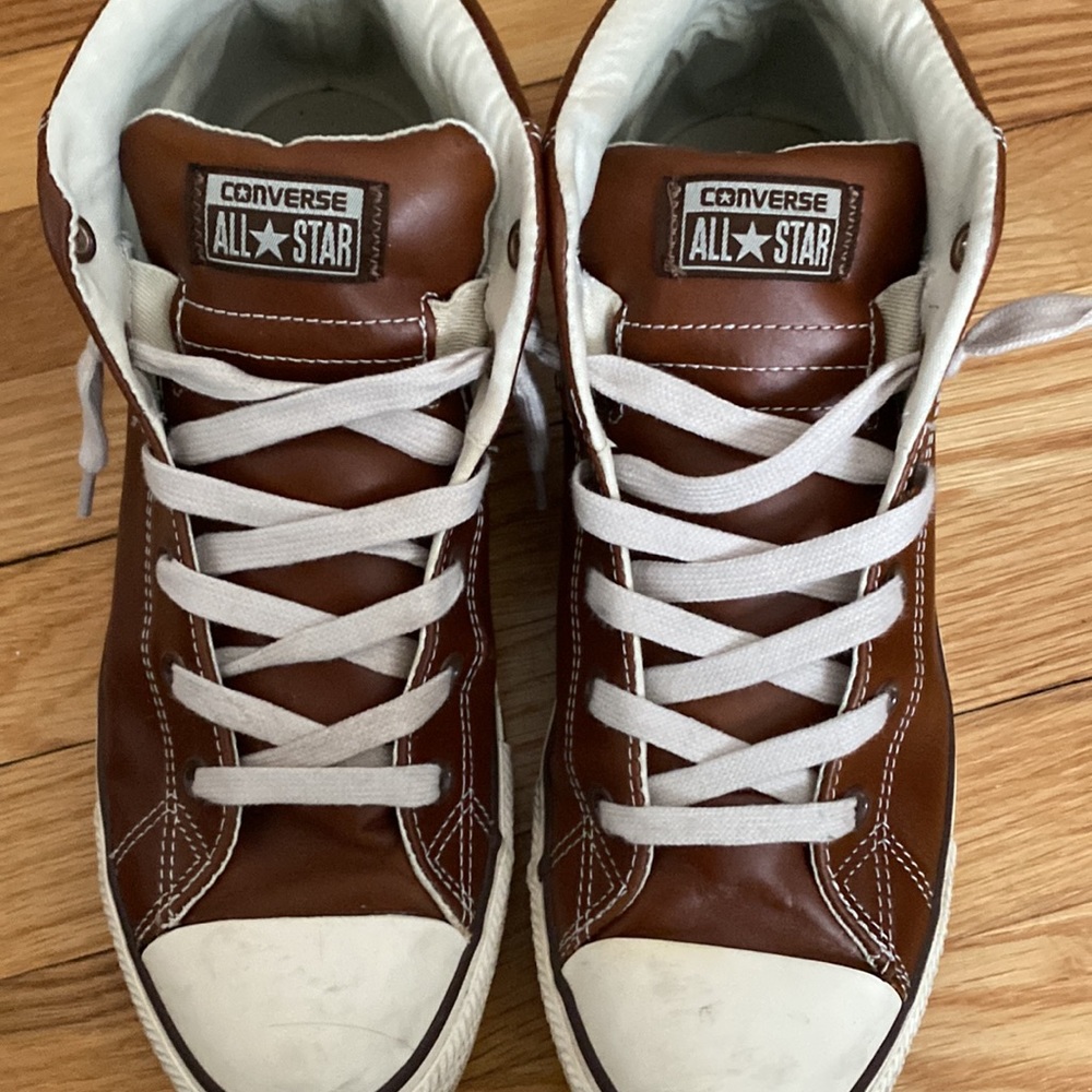 Leather low rise converse